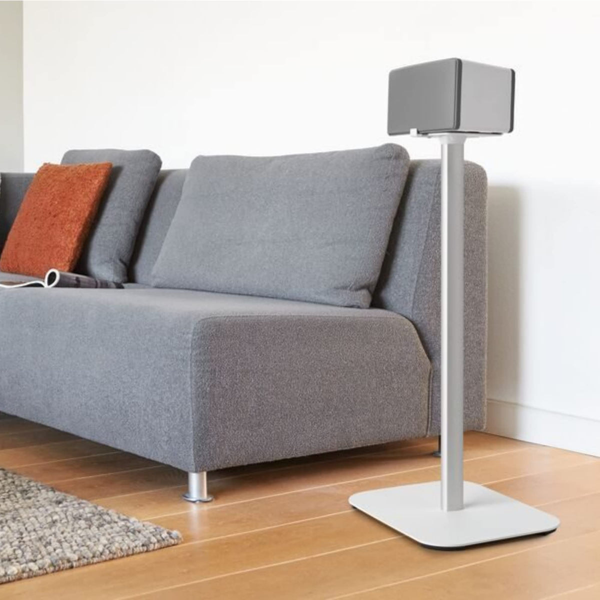 Vogel's Speaker Floor Stand, Universal and for SONOS Play - SOUND 3305 W for Play 5, Denon Heos 5 & 7 and other speakers, White (single stand)